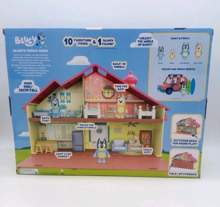 Bluey Family Home Pack and Go Playset with Bluey Figure and 12 Accessories New