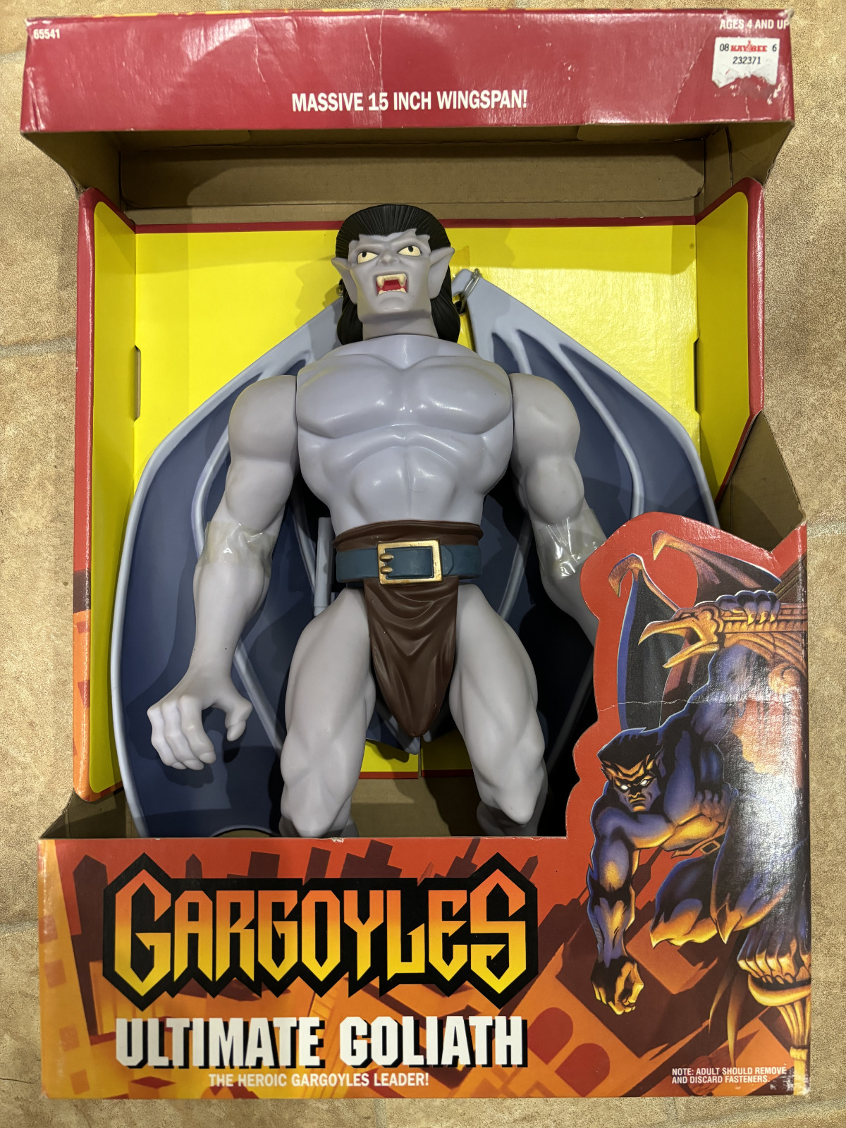 Disney Gargoyles: Ultimate Goliath, by Kenner, 13&Prime; Figure. New In Box.