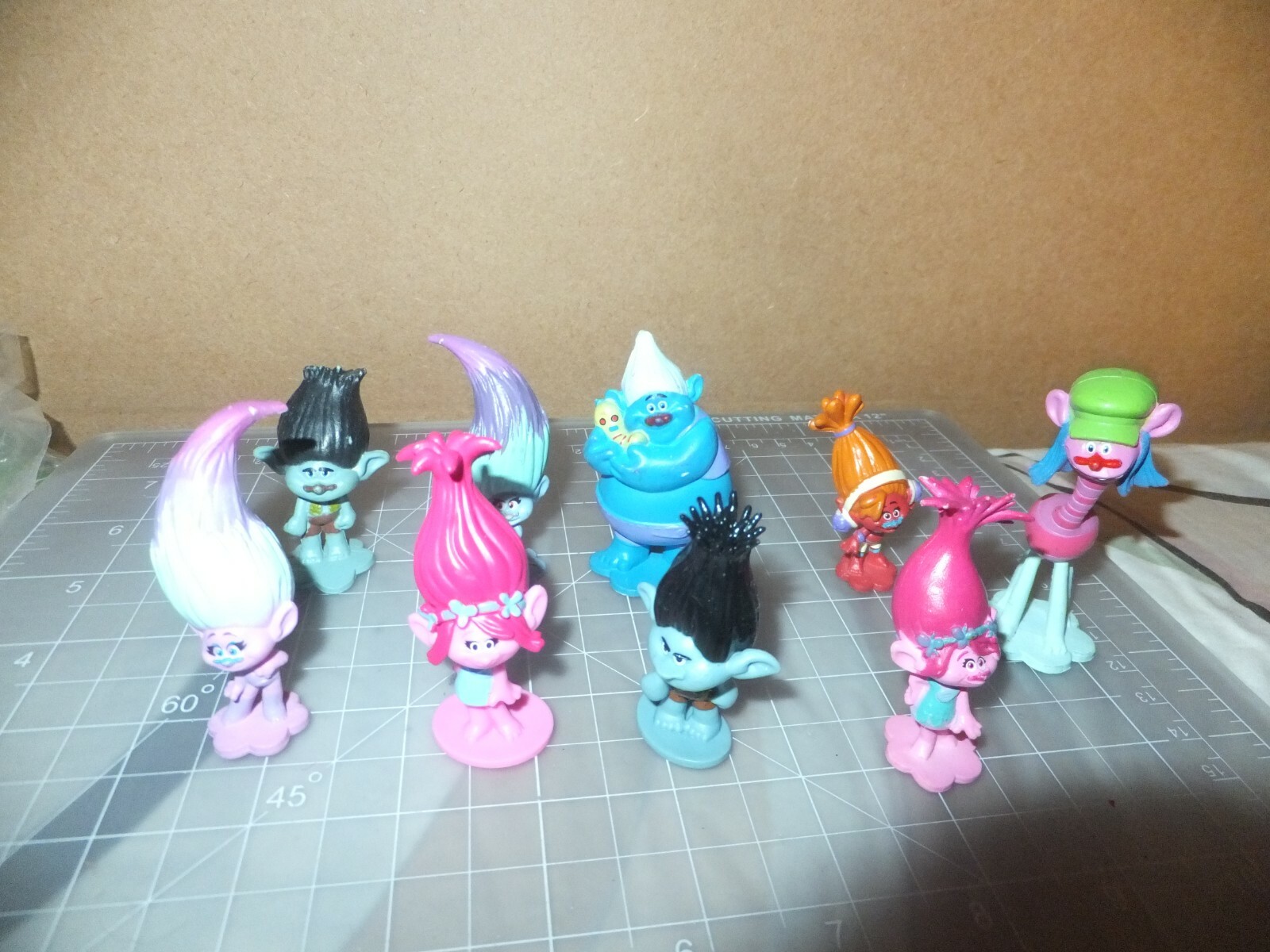 Dream Works Trolls lot 9 plastic figures,cake toppers
