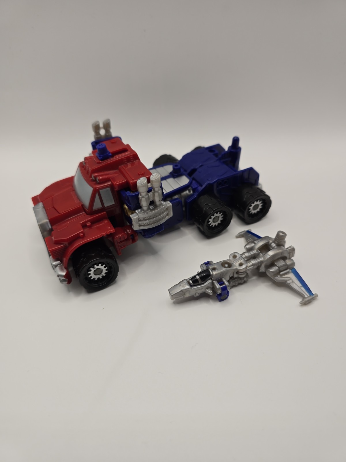 Transformers 2002 Armada Optimus Prime Figure Complete w/ Smokestacks