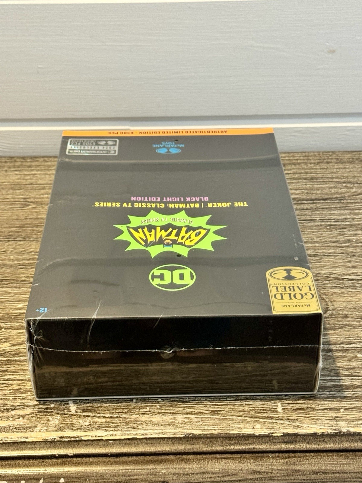 2024 McFarlane Gold Label – Batman 1966 – THE JOKER Black Light Edition (Excl)