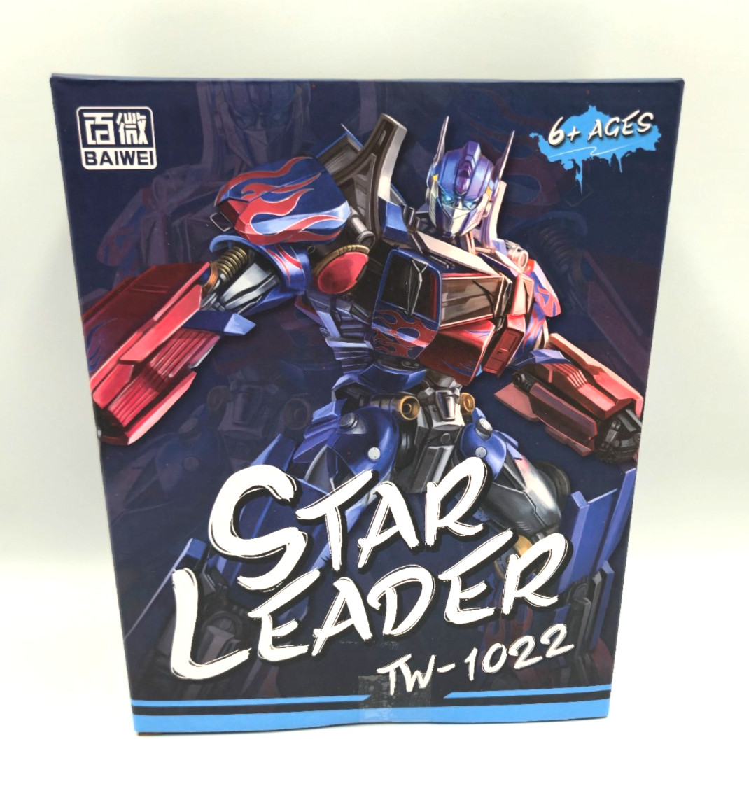 TW-1022 Deformable Robot Star Leader, Interchangeable Robot/Truck, 8 inches, NIB
