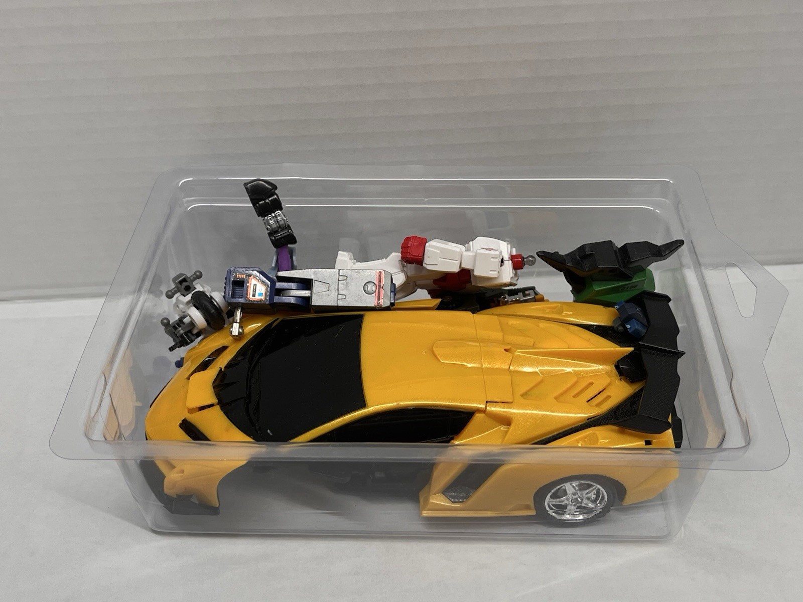 FODDER 1 Pound Lots For Parts: Broken/Damaged Transformers & GoBots – RANDOM