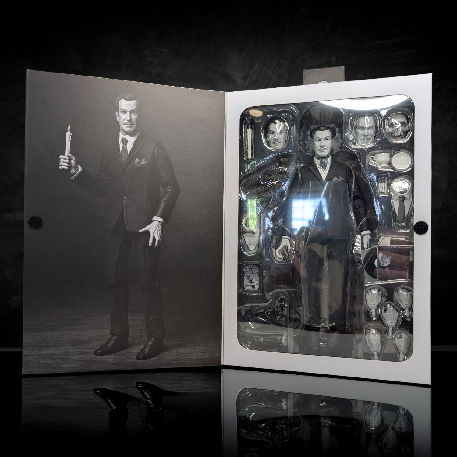 Vincent Price – Ultimate Silver Screen Edition B&W NECA 7-Inch Action Figure