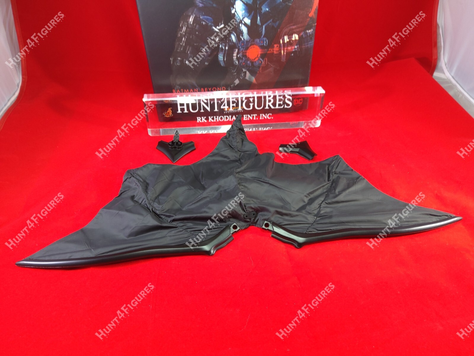 Hot Toys VGM39 Batman Beyond Arkham Knight 1/6 action figure&rsquo;s Dynamic Cape Only