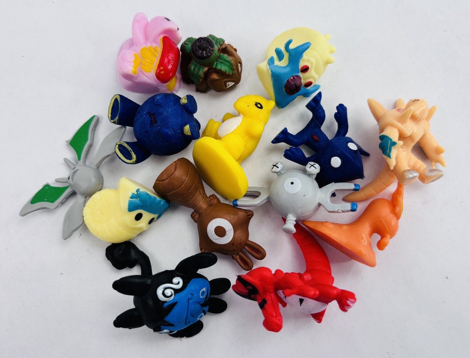 Lot of 14 Vintage Y2K Vending Machine Capsule Pokemon Mini Figure Toys