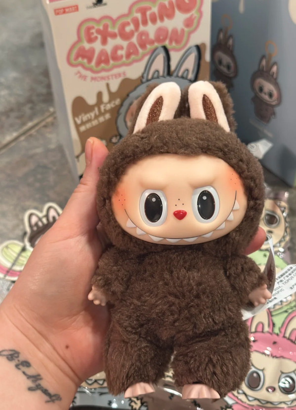 Secret Chase Item:POPMART The Monster Tasty Macarons Chestnut Cocoa Single Decor