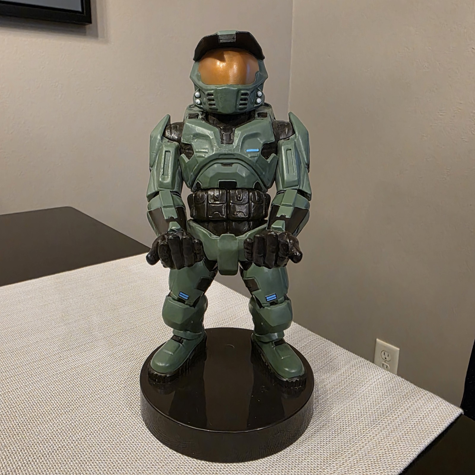 Cable Guys Halo Infinite Master Chief phone and controller holder Figure