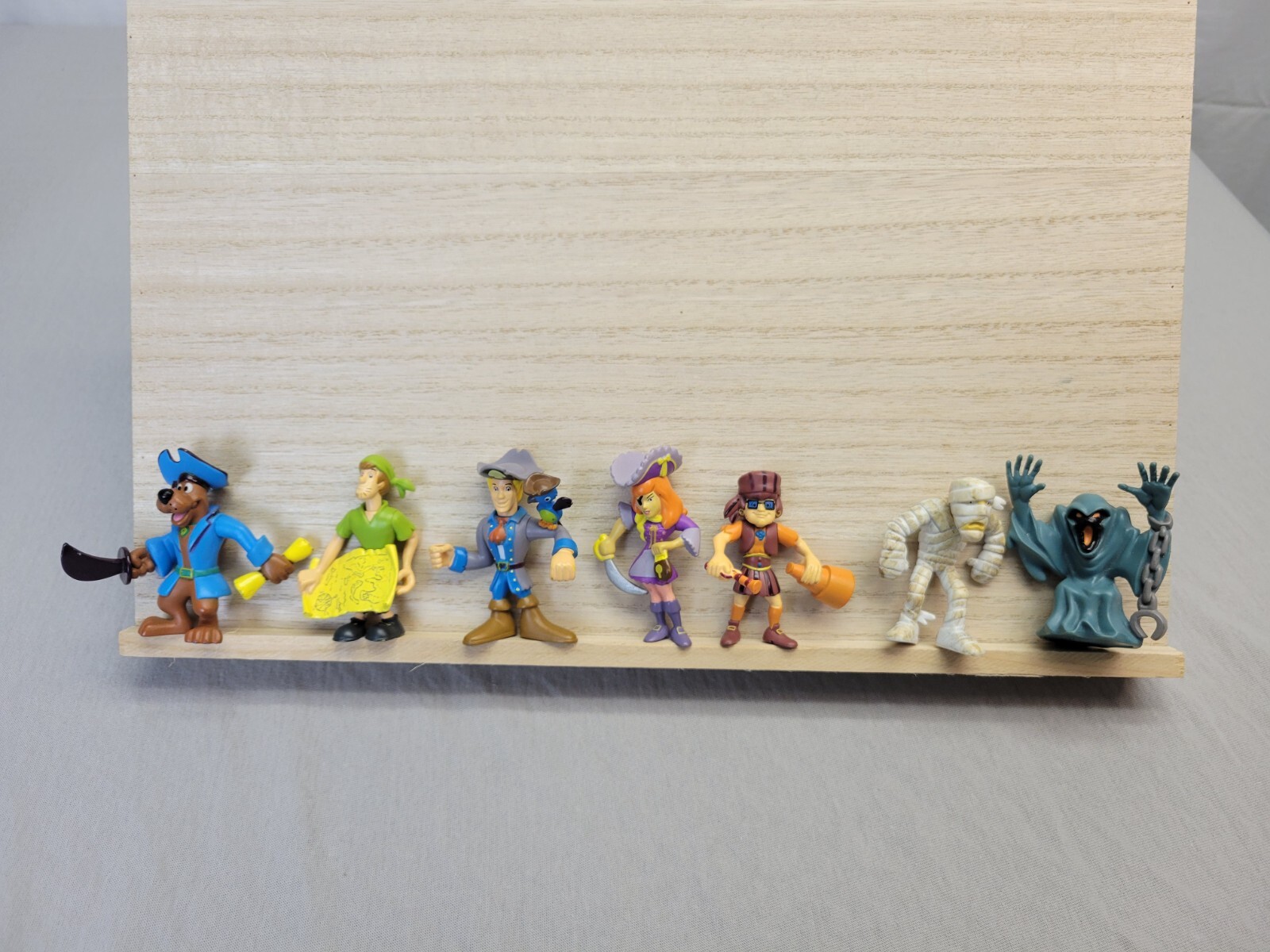 Hanna Barbera Scooby Doo Action Figures Daphne Shaggy Velma Fred lot of 7