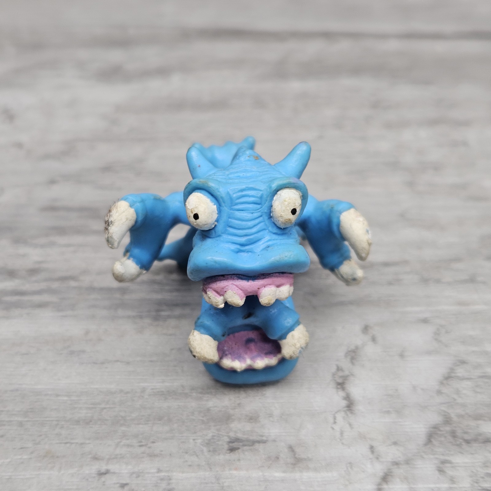 Extreme Ghostbusters Eduardo 1997 Vintage Blue Ghost 2&Prime; and Backpack Accessories