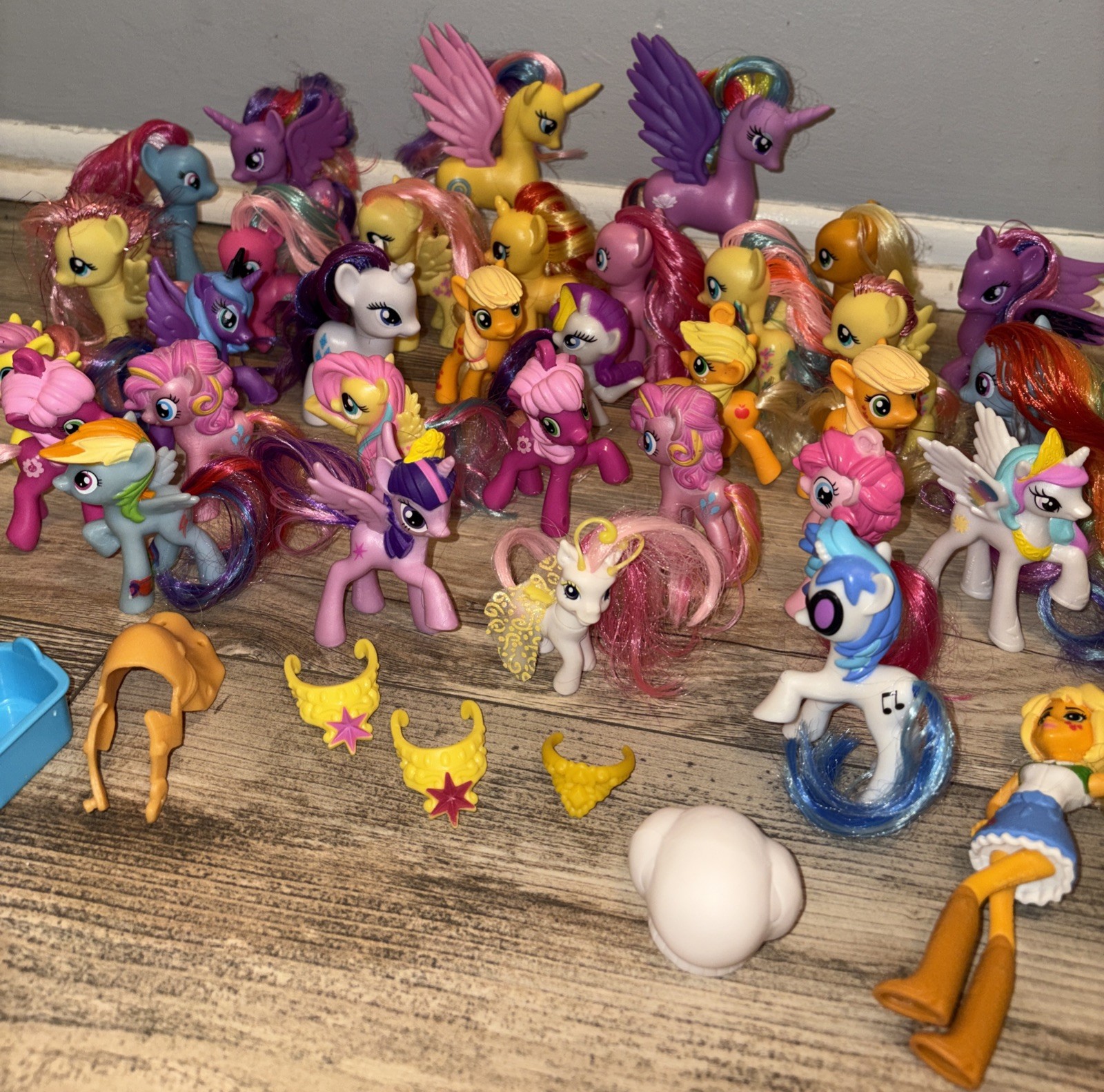 My Little Pony MLP Gen 4 Lot of 33 Brushable Figures 3&Prime;-5&Prime;