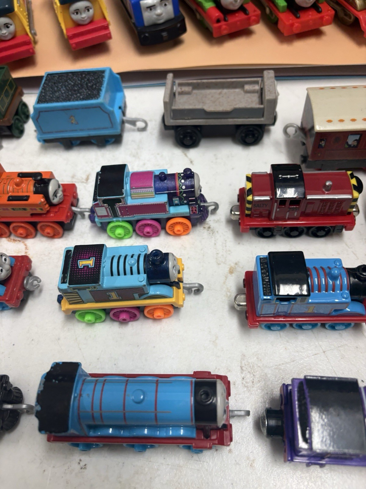 Thomas The Train & Friends Motorized HUGE Lot of Engines and Cargo 42pc Untested