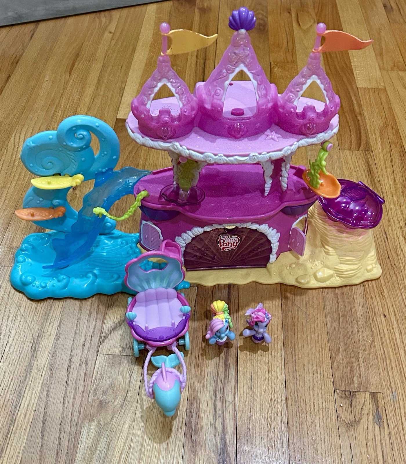 My Little Pony Mermaid Seahorse Castle & Dolphin Carriage with 2 figures