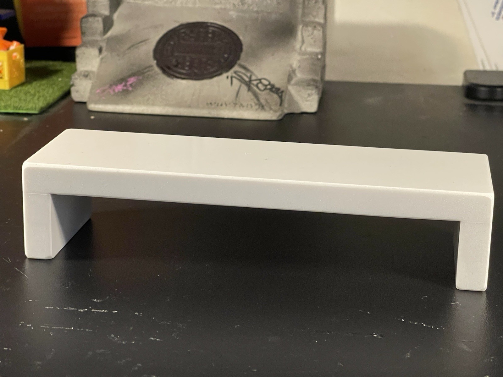 White Marble Professional Fingerboard Flat Bench 8&Prime;