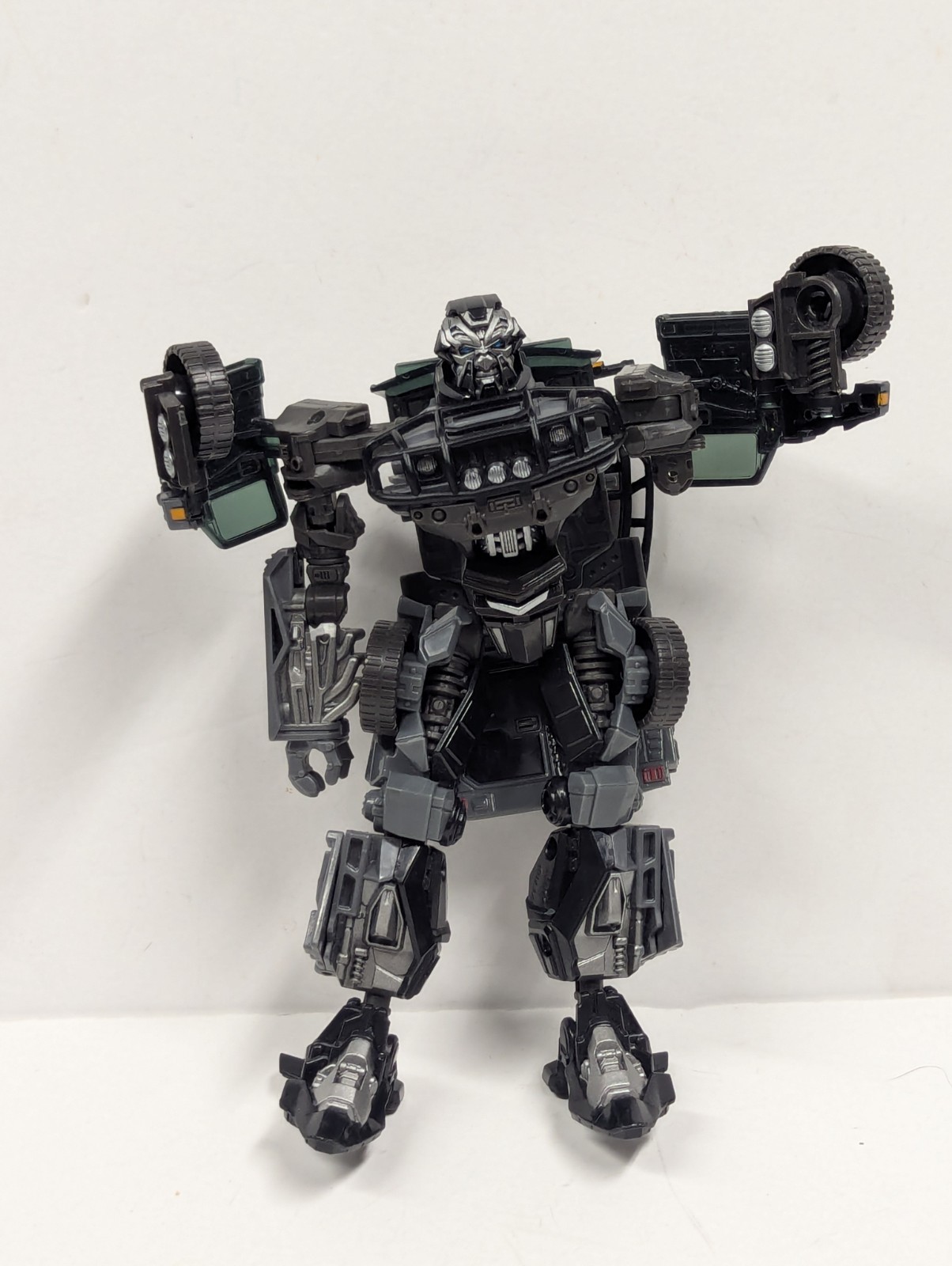 Transformers Buzzworthy Bumblebee N.E.S.T AUTOBOT RATCHET (Missing Arm)