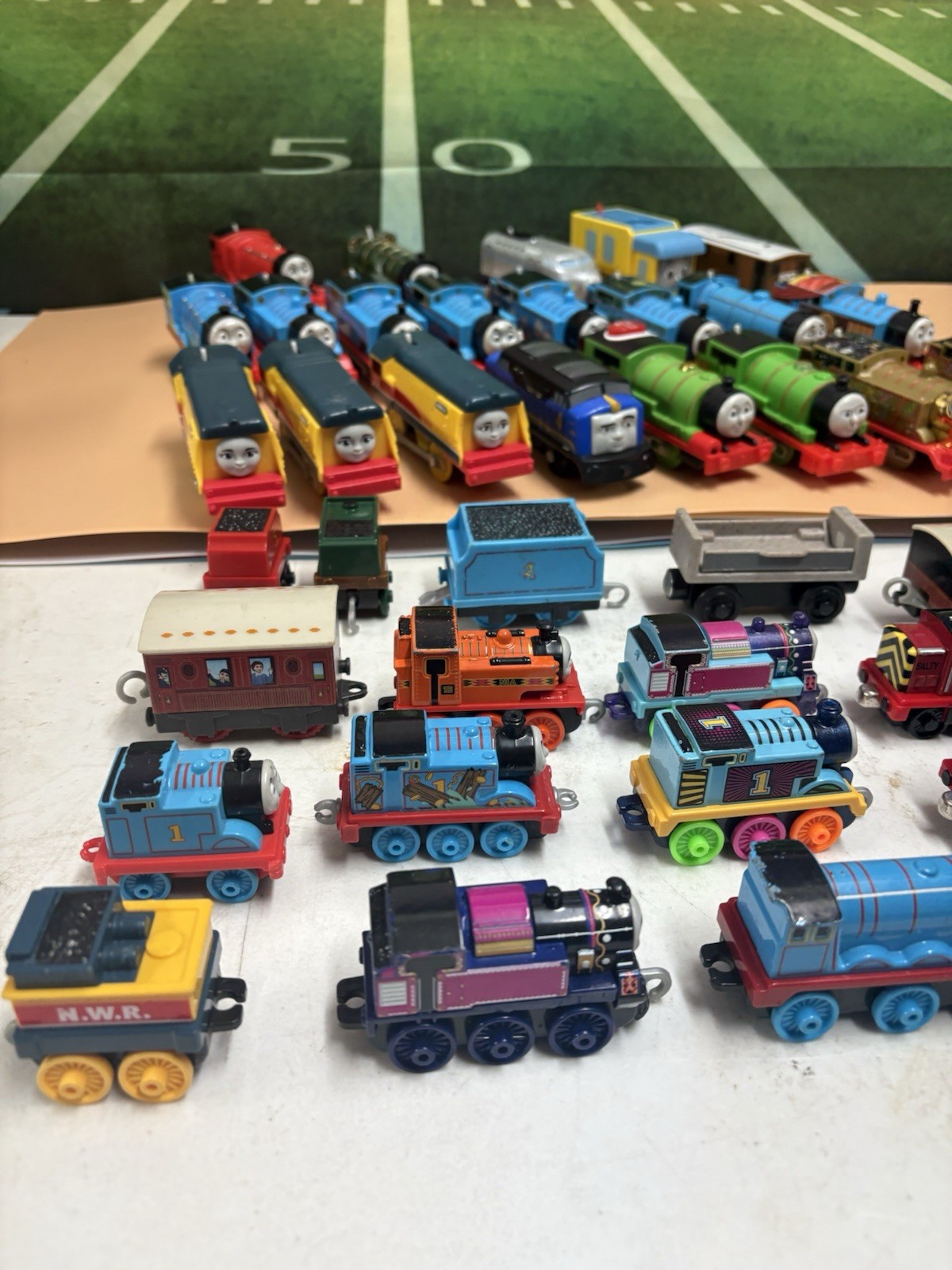 Thomas The Train & Friends Motorized HUGE Lot of Engines and Cargo 42pc Untested