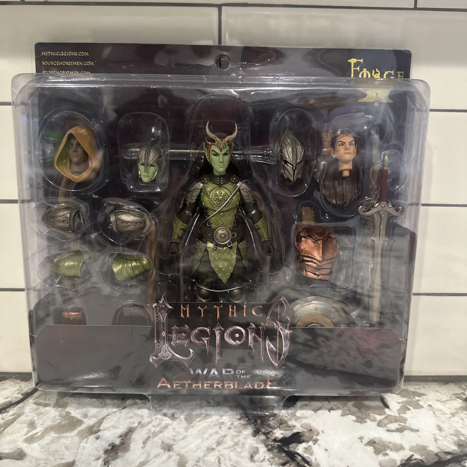 Mythic Legions Deluxe Male Elf Builder w/ Bonus Head War of the Aetherblade