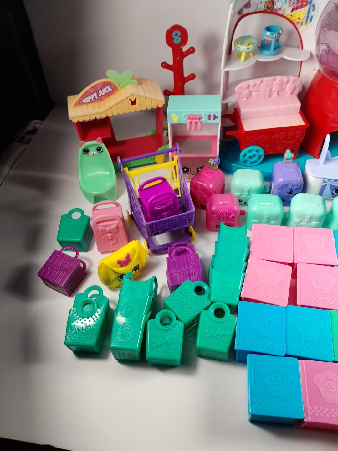 Shopkins Accessories Lot Misc. Items Sweet spot Gumball Machine