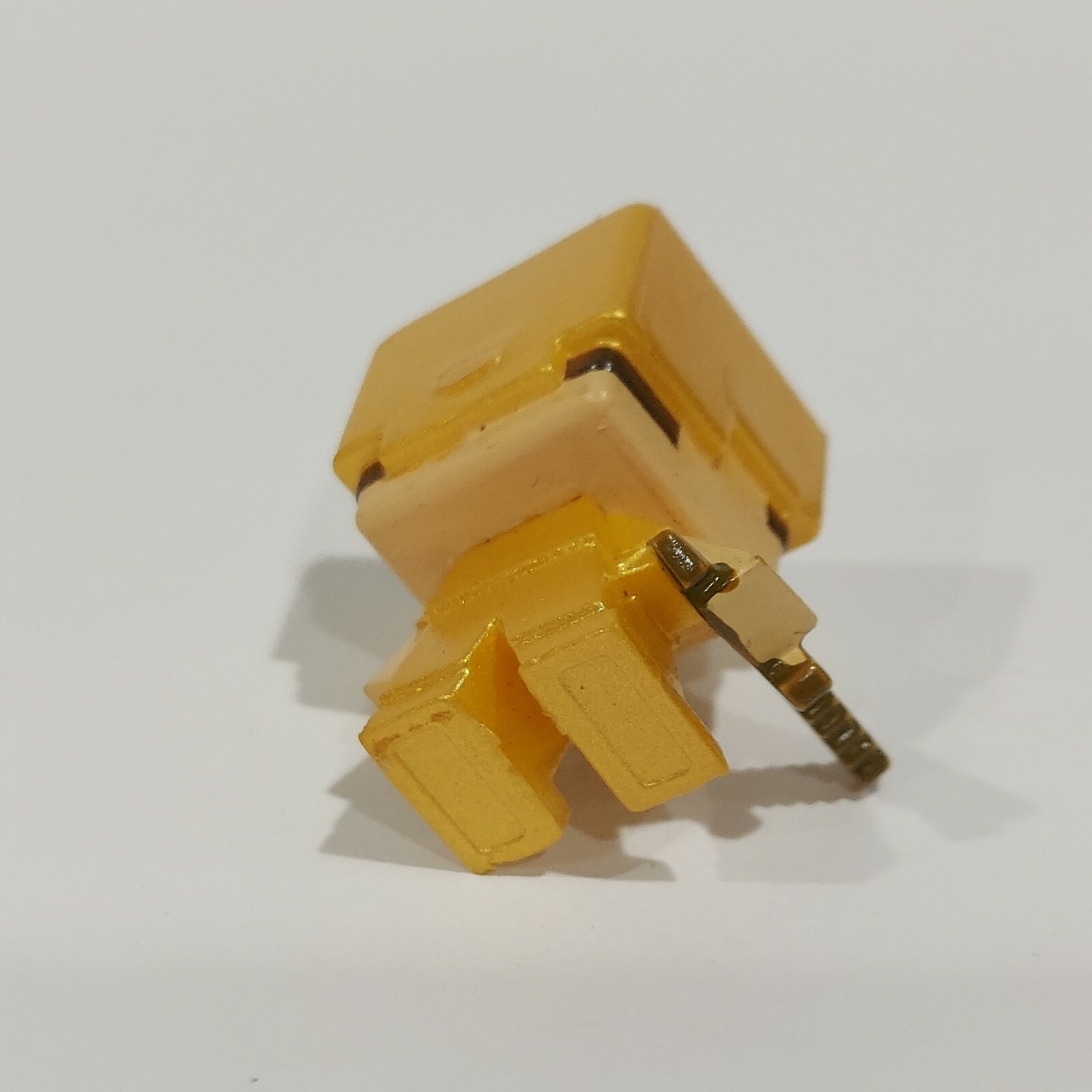 Minecraft Mini-Figures 1&Prime; Steve in Gold Armor Sword Mini Action Figure Mojang