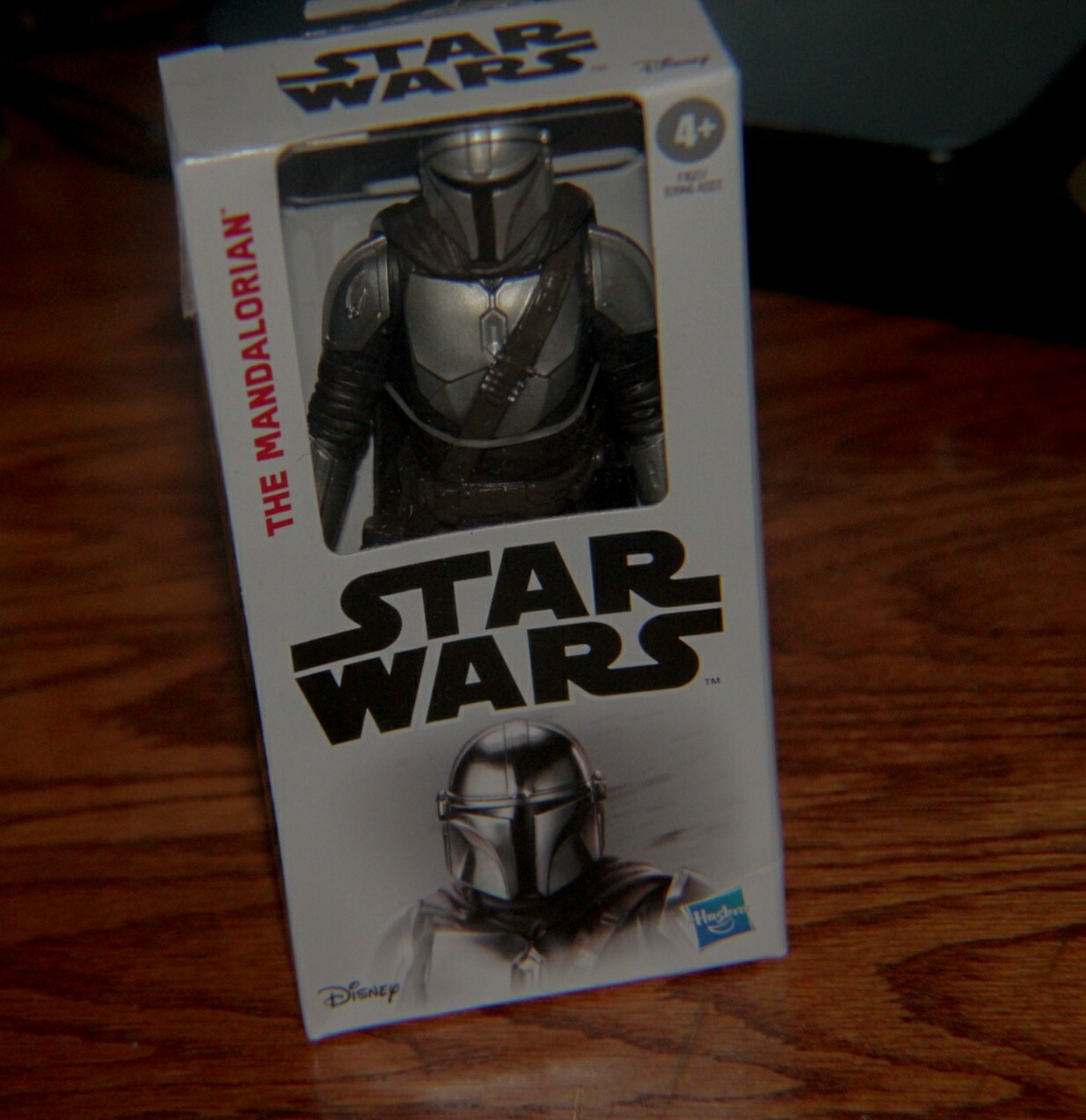 Star Wars E9358 The Mandalorian Action Figure