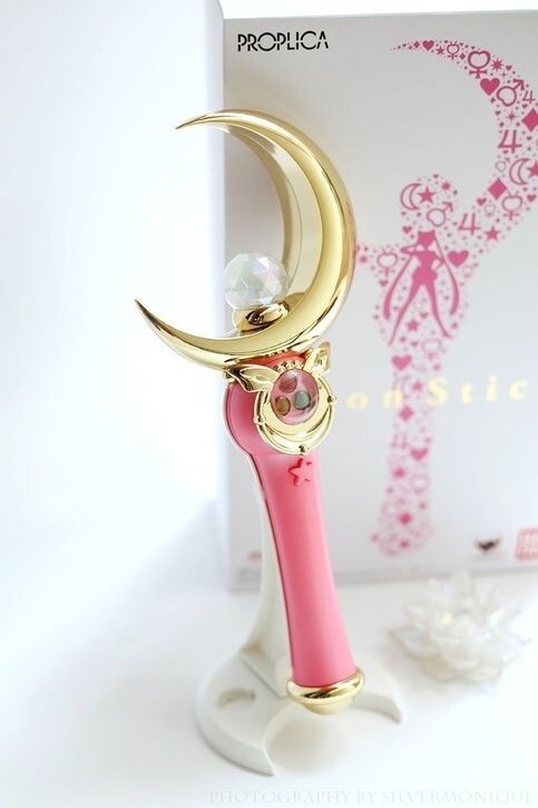 NEW Sailor Moon 20th Anniversary Proplica Crescent Moon Stick Wand Cosplay Anime