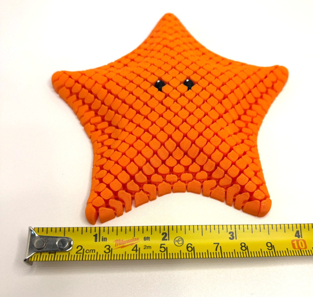 Cute 3D Printed Super Flexible Starfish “Betsie” – Poseable Desk Toy / Decor
