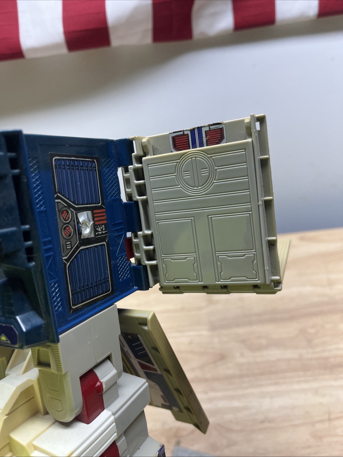 Vintage Transformer Optimus Prime Broken Hinge