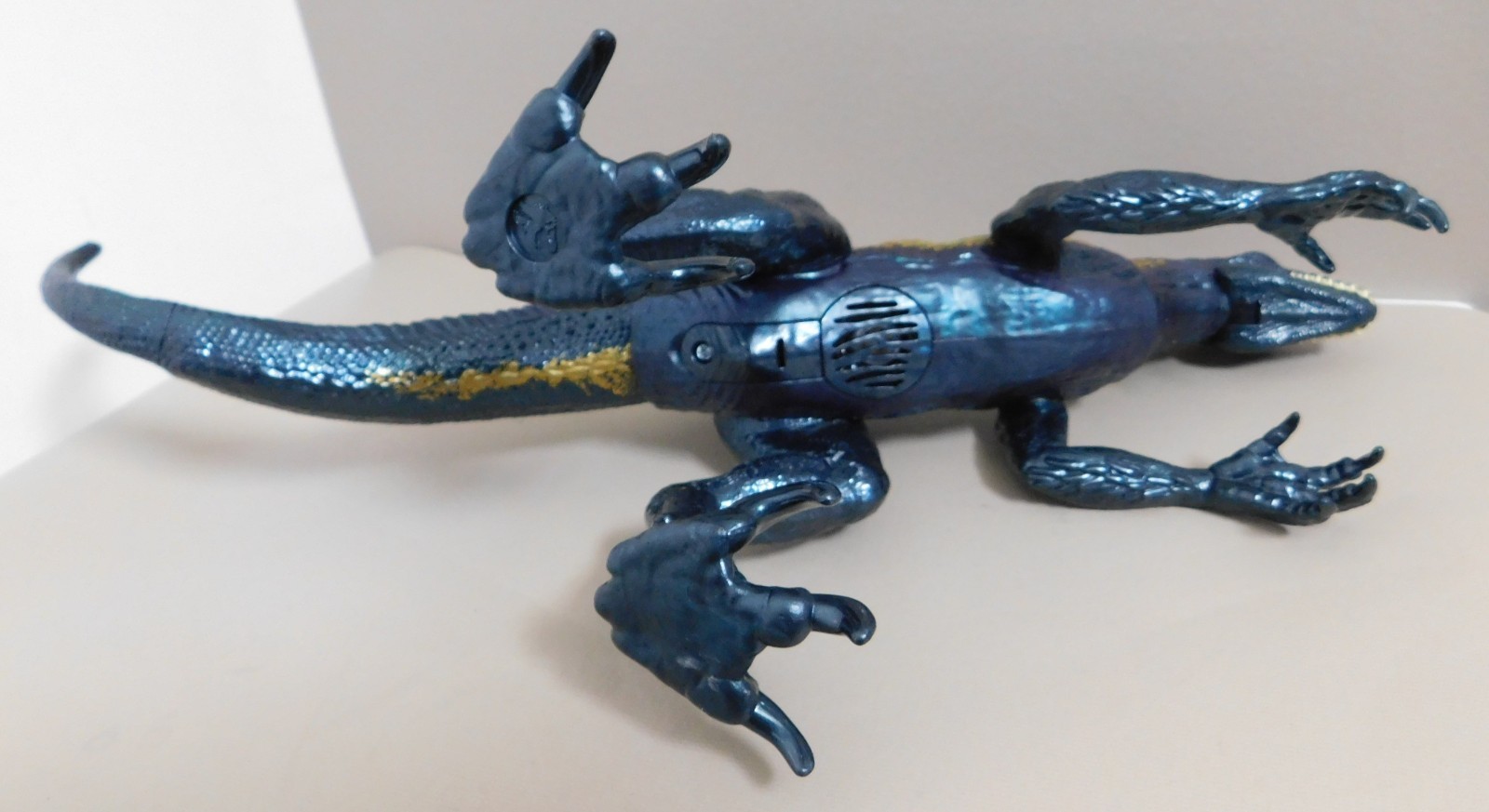 Jurassic World Track &lsquo;n Attack Indoraptor Action Figure Lights & Sounds Dinosaur