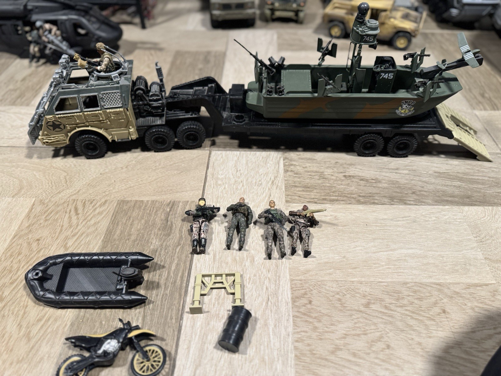 1/18 scale Chap Mei and Elite Force Action Figures Lot #1