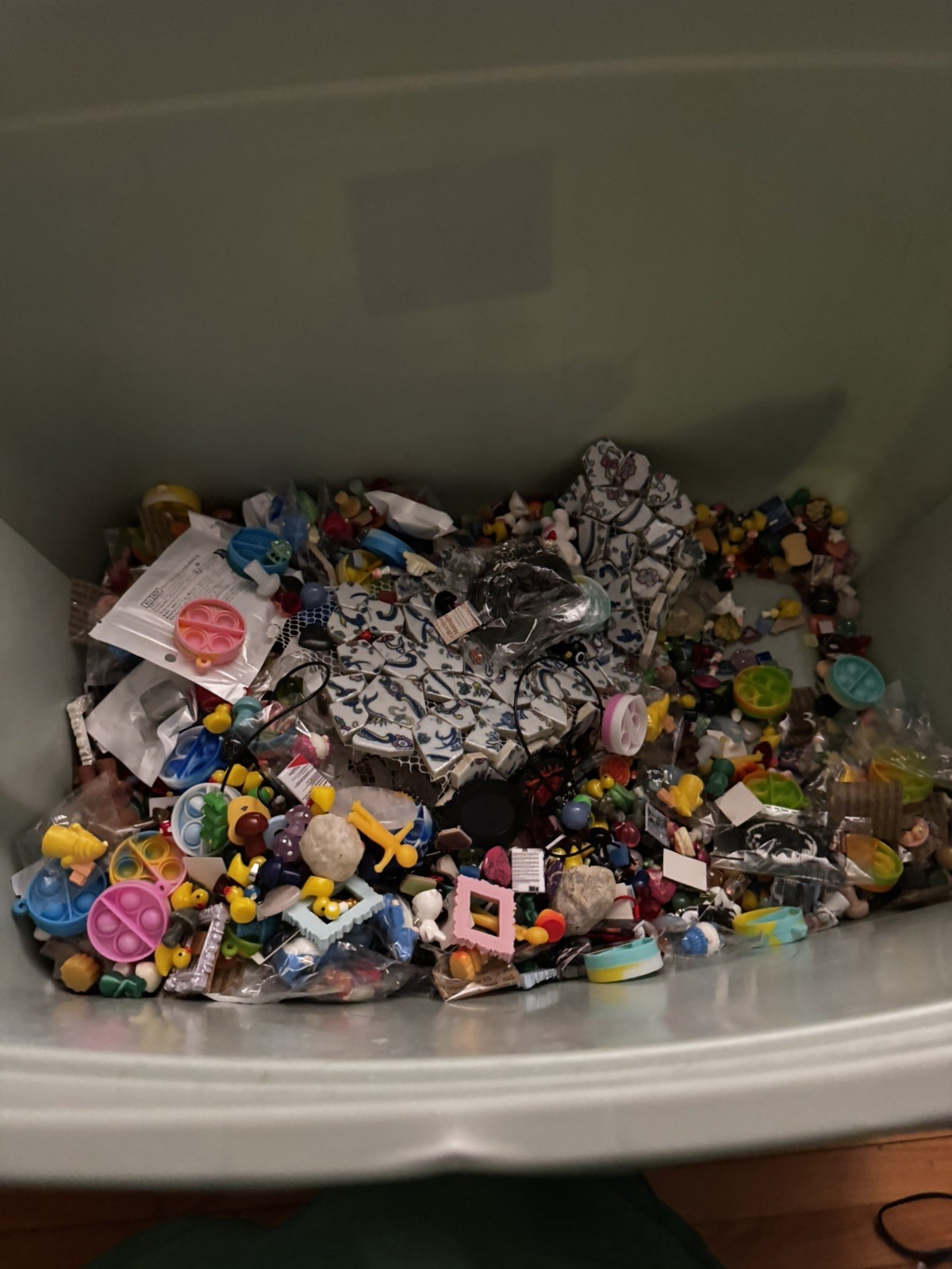 Surprise Mini Jar Assorted Charms, Trinkets & jewelry