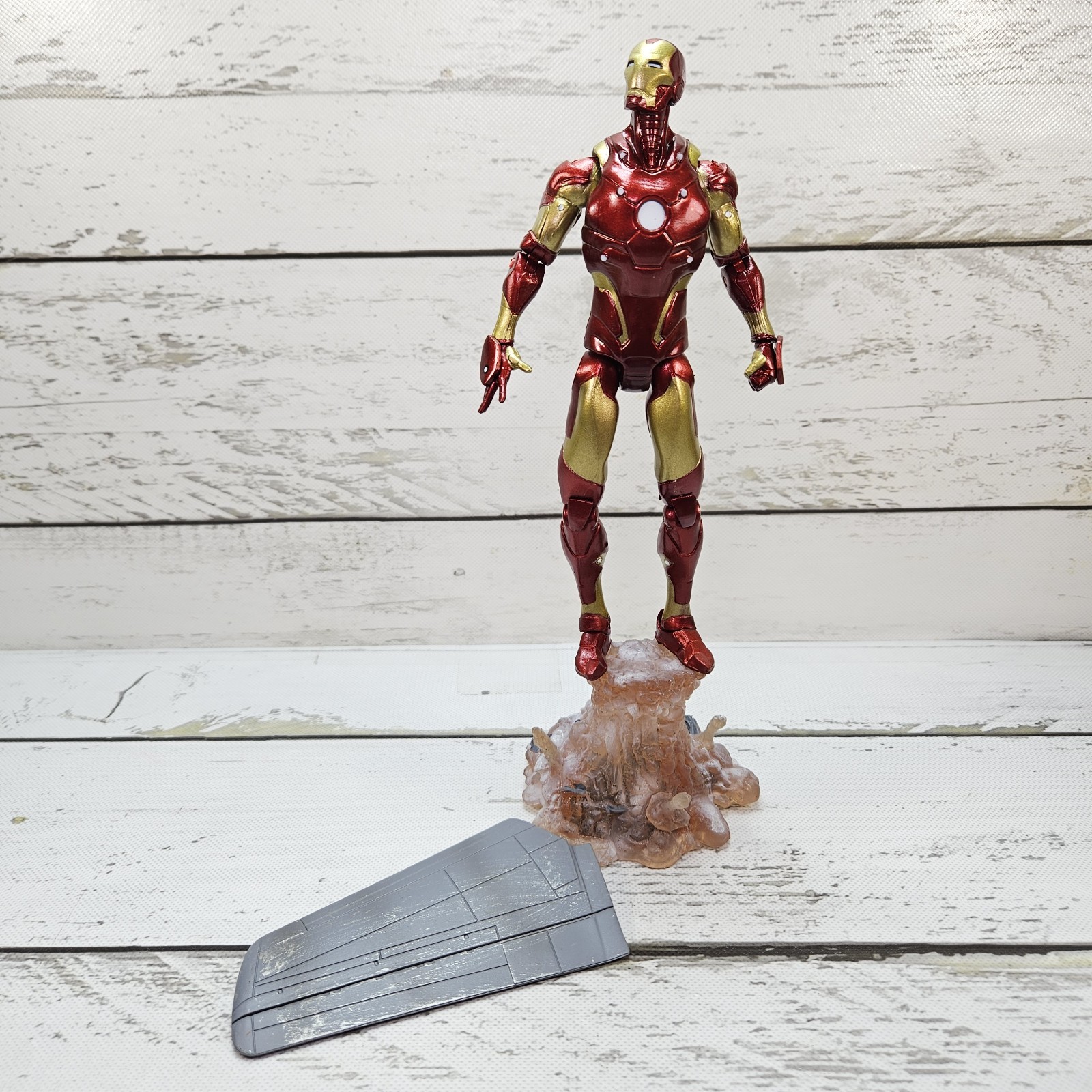 Diamond Select Marvel Select Bleeding Edge Iron Man 2013 7&Prime; Action Figure