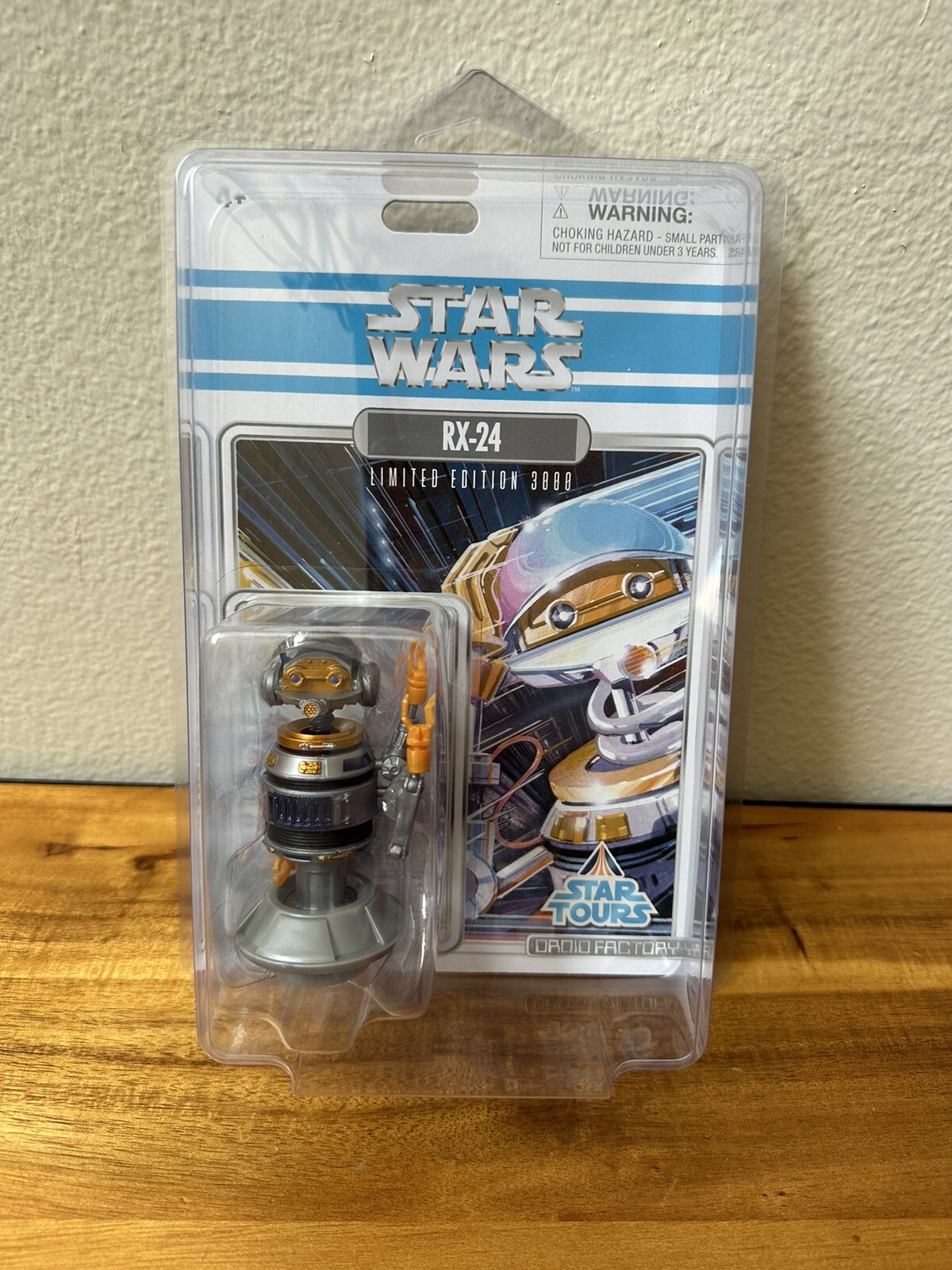 D23 Expo 2024 Star Wars Starspeeder 3000 RX-24 Carded Figure #732/3000 NEW Case