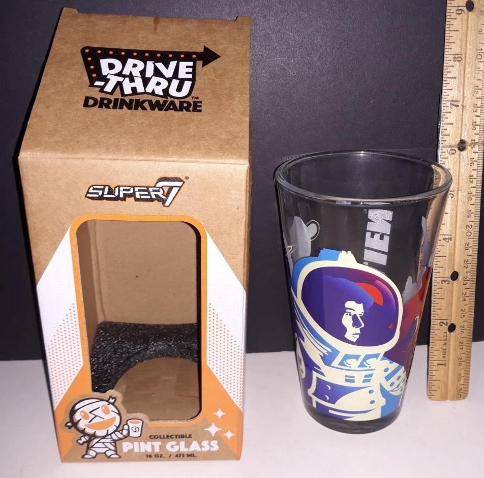 Super 7 Alien Pint Drinking Glass 16 oz – Ripley Drive Thru Drinkware Aliens