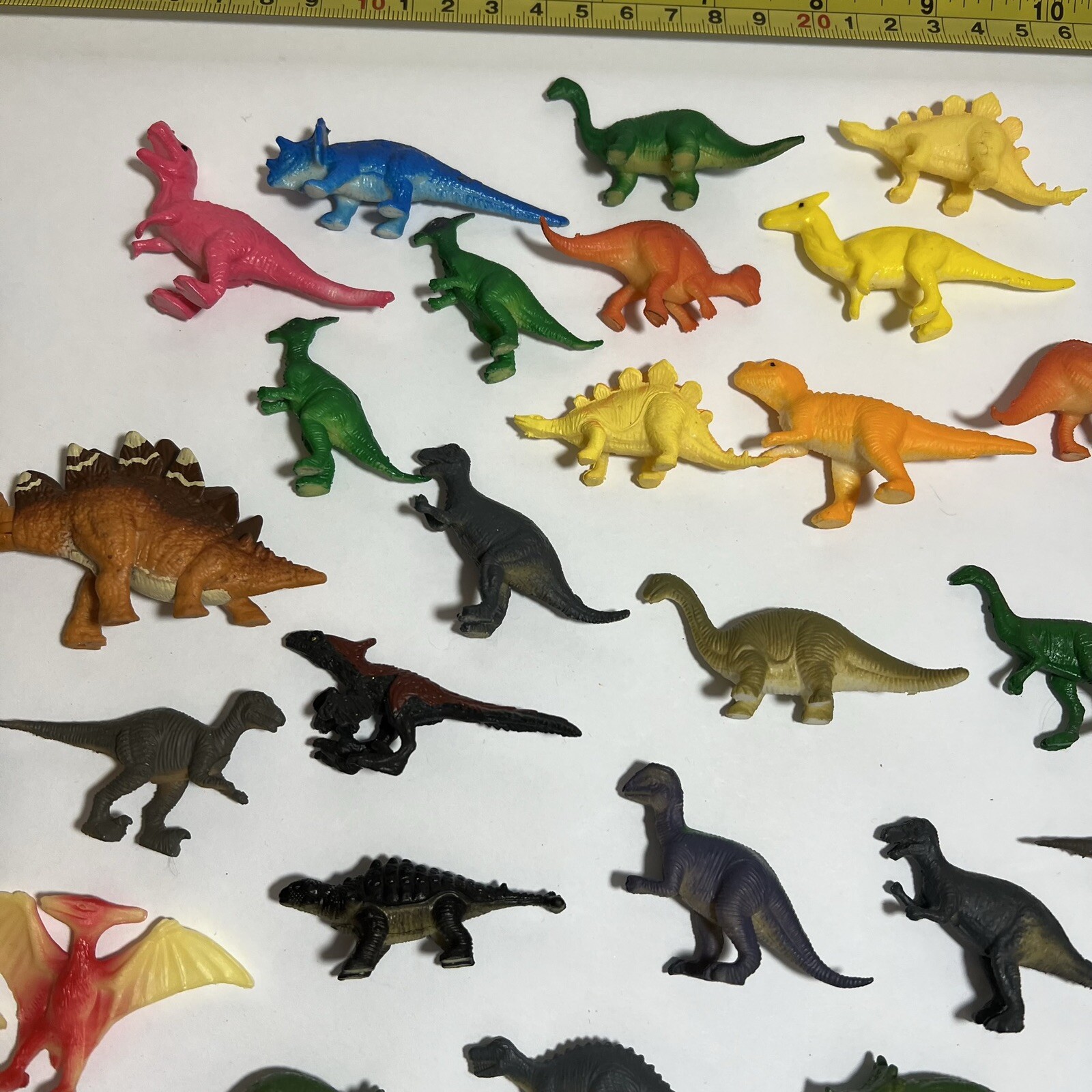 Unbranded Generic Dinosaur Small Plastic Figures Toy Lot of (37)