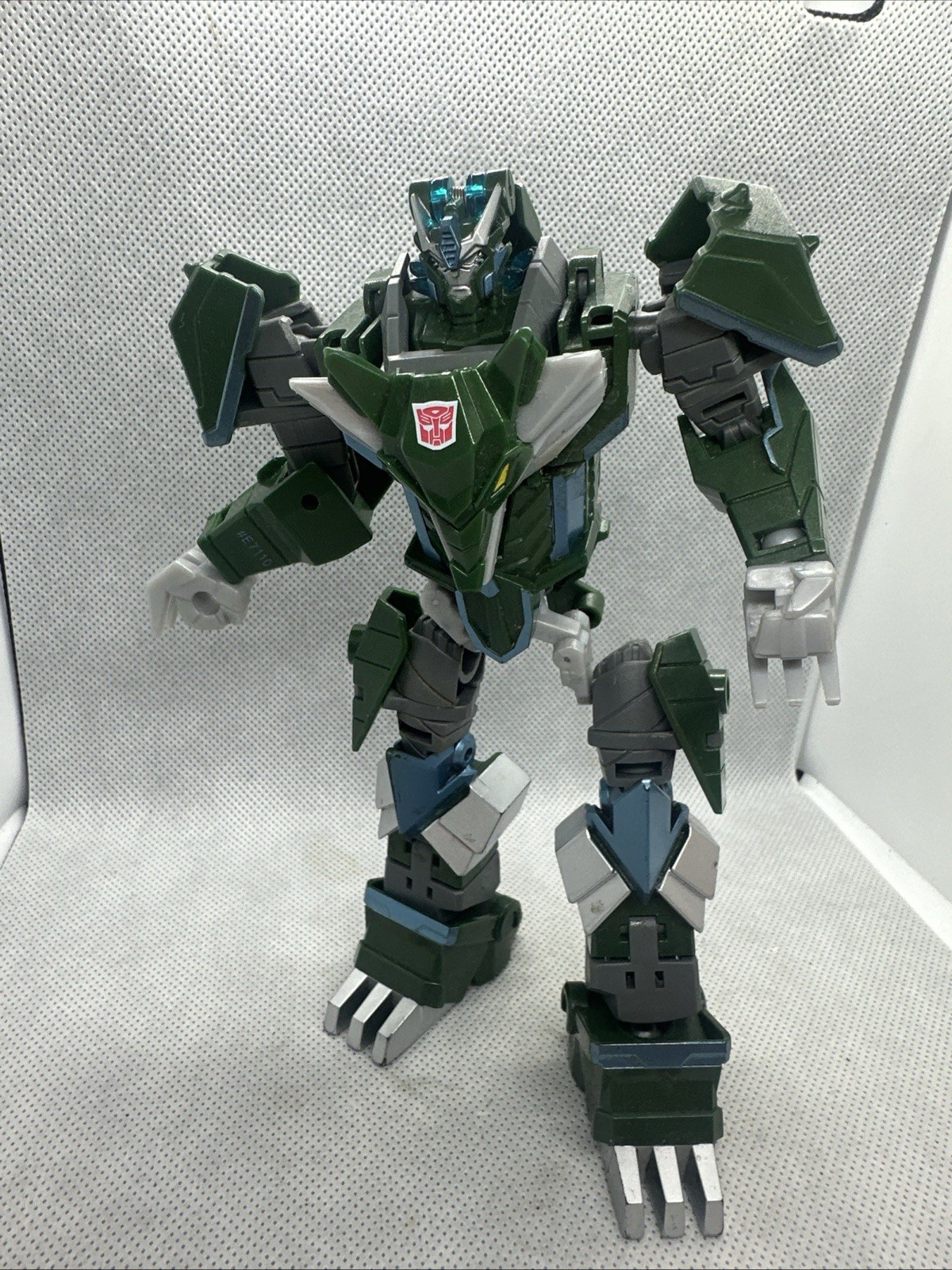 Transformers Cyberverse Energon Armor Autobot Thunderhowl 6 1/2”Action Figure