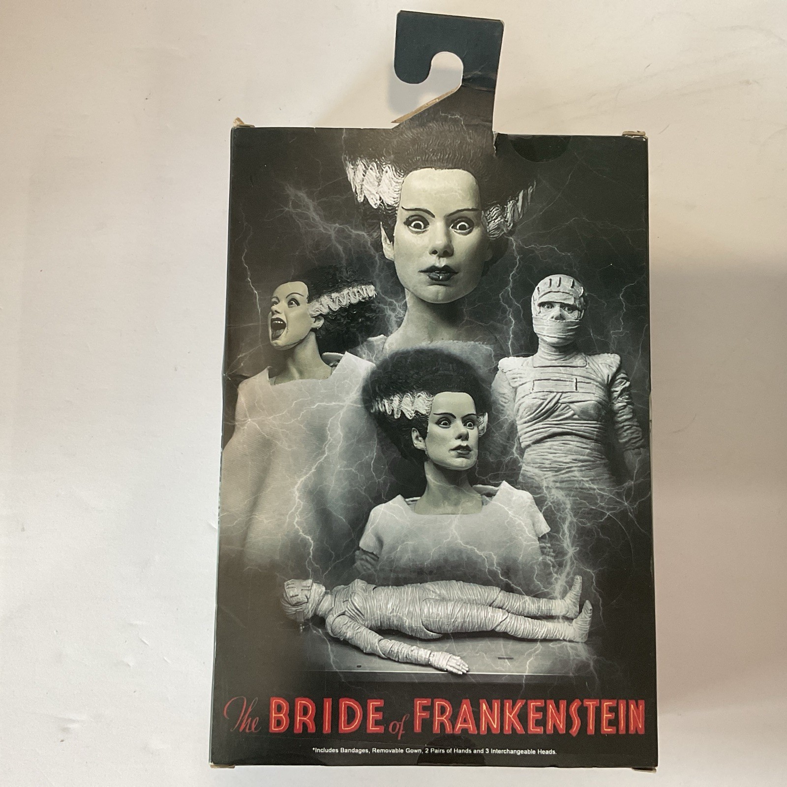 NECA Universal Studios Monsters – The Bride of Frankenstein 7” Black & White Ver