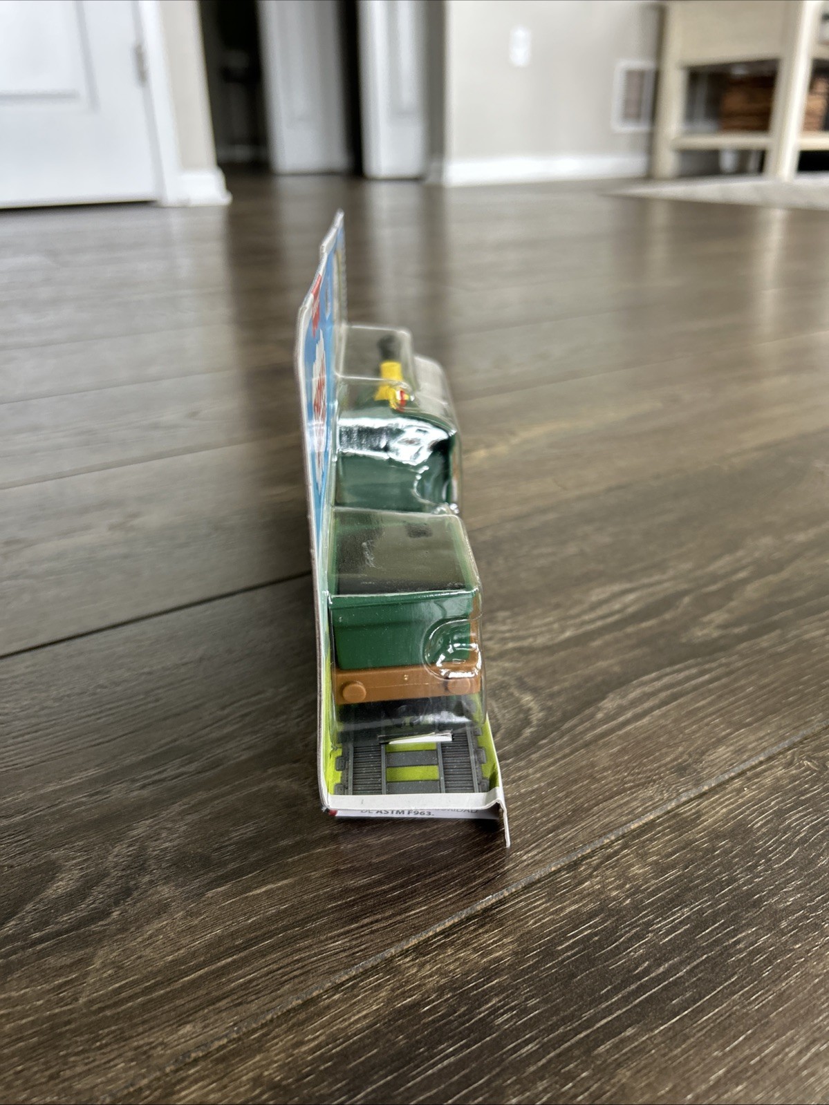 Thomas & Friends Emily Motorized Train Battery-Powered Engine with Tender