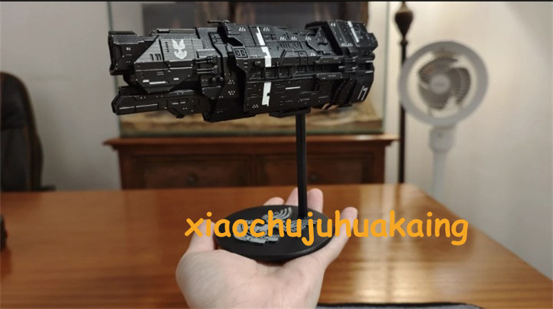 The Valiant-class Cruiser Spaceship Model Science Fiction Resin Figure Model