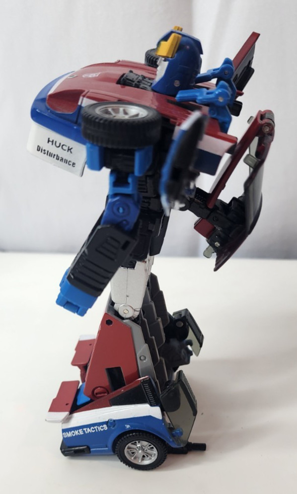 Takara Transformers Smokescreen 6.5 in Action Figure – MP-19 Broken Parts/Repair