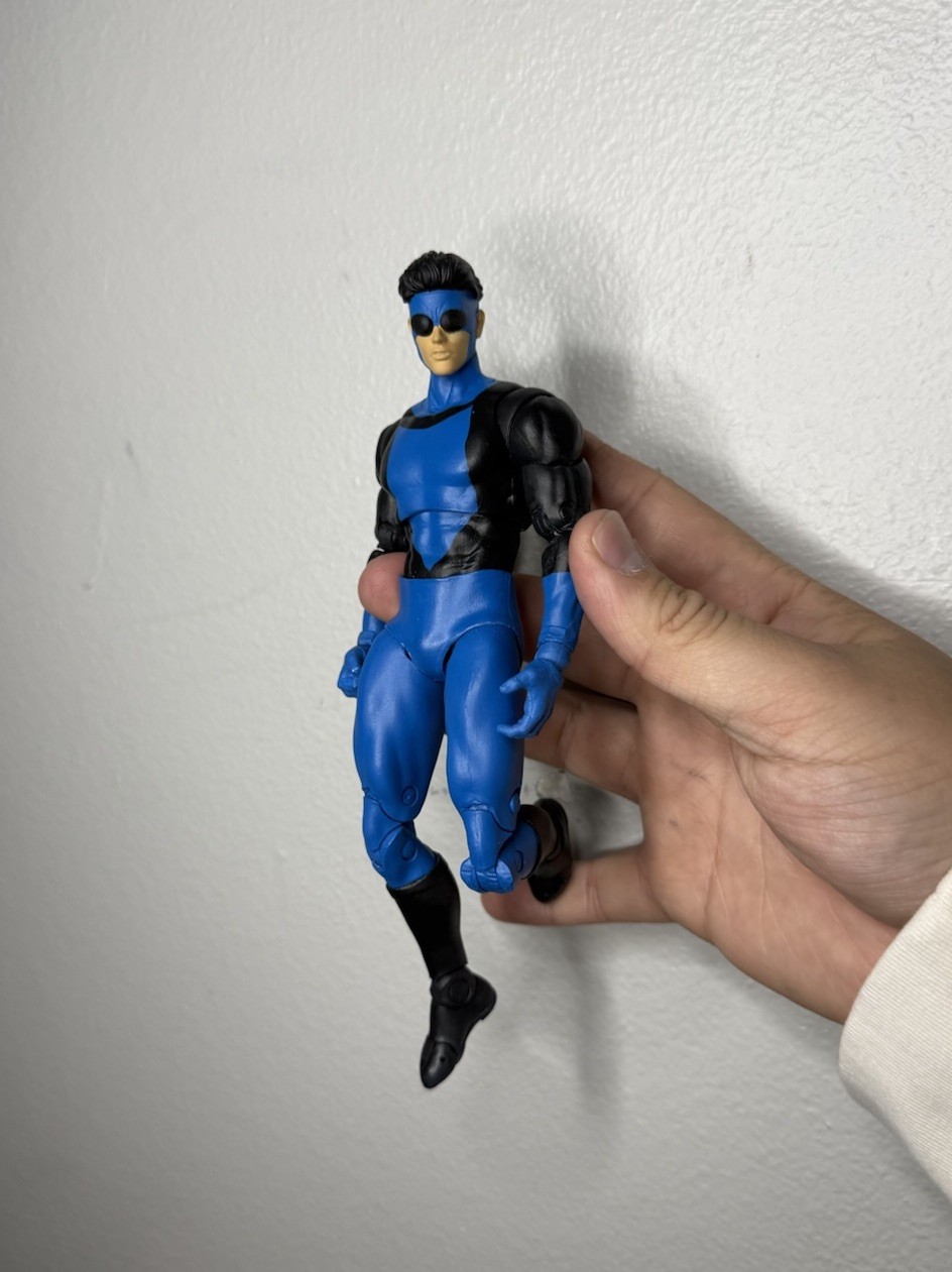 Custom Blue Suit Invincible Mark Grayson 7in (1:10)