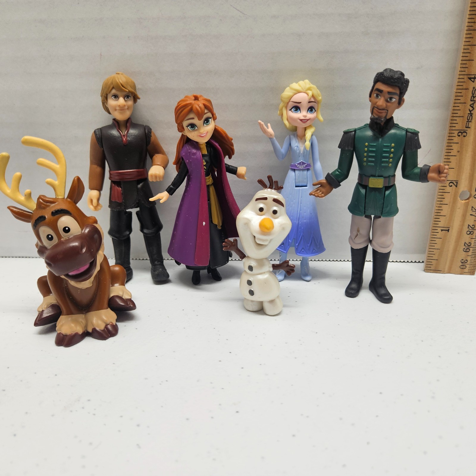 Disney FROZEN 4&Prime; Figure Lot – Princess Anna Elsa Kristoff Mattias – Polly Set