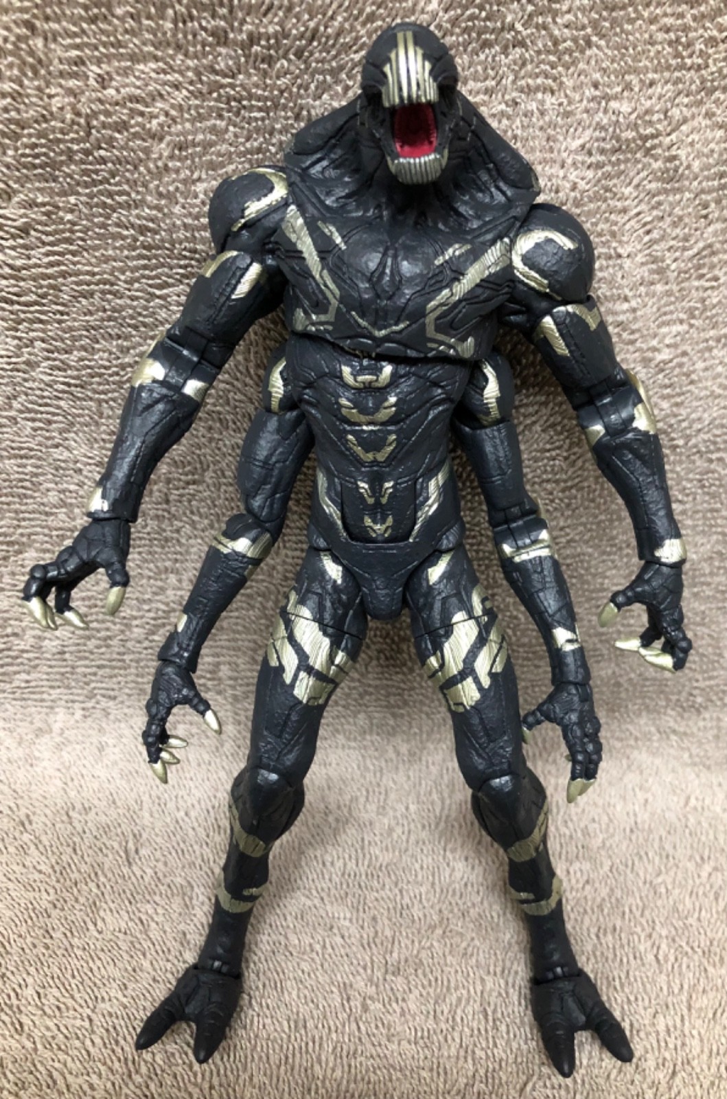 Hasbro Marvel Legends MCU Avengers: Infinity War Outriders 2-Pack Complete