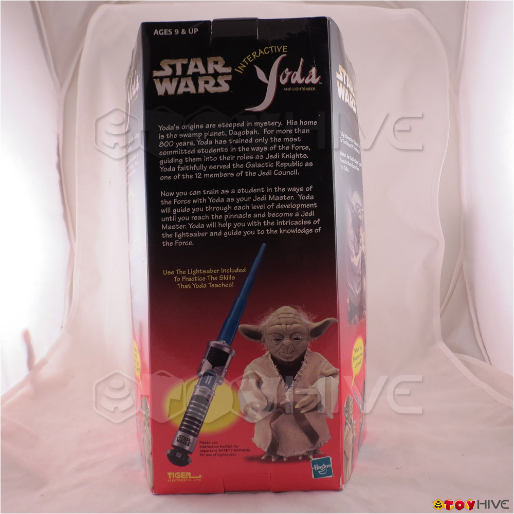 Star wars interactive Yoda & lightsaber 450 words Tiger Electronics Hasbro 2000