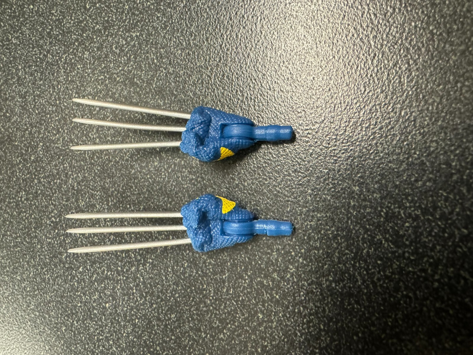 Hasbro Marvel Legends 6&Prime; Scale DEADPOOL 3 (WOLVERINE BLUE YELLOW CLAW HANDS)1/12
