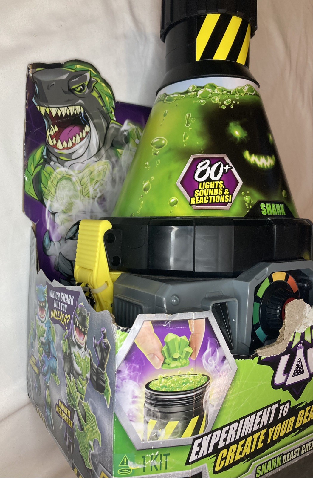 Beast Lab SHARK BEAST CREATOR Figure Experiment 80+ Sound Light Reactions