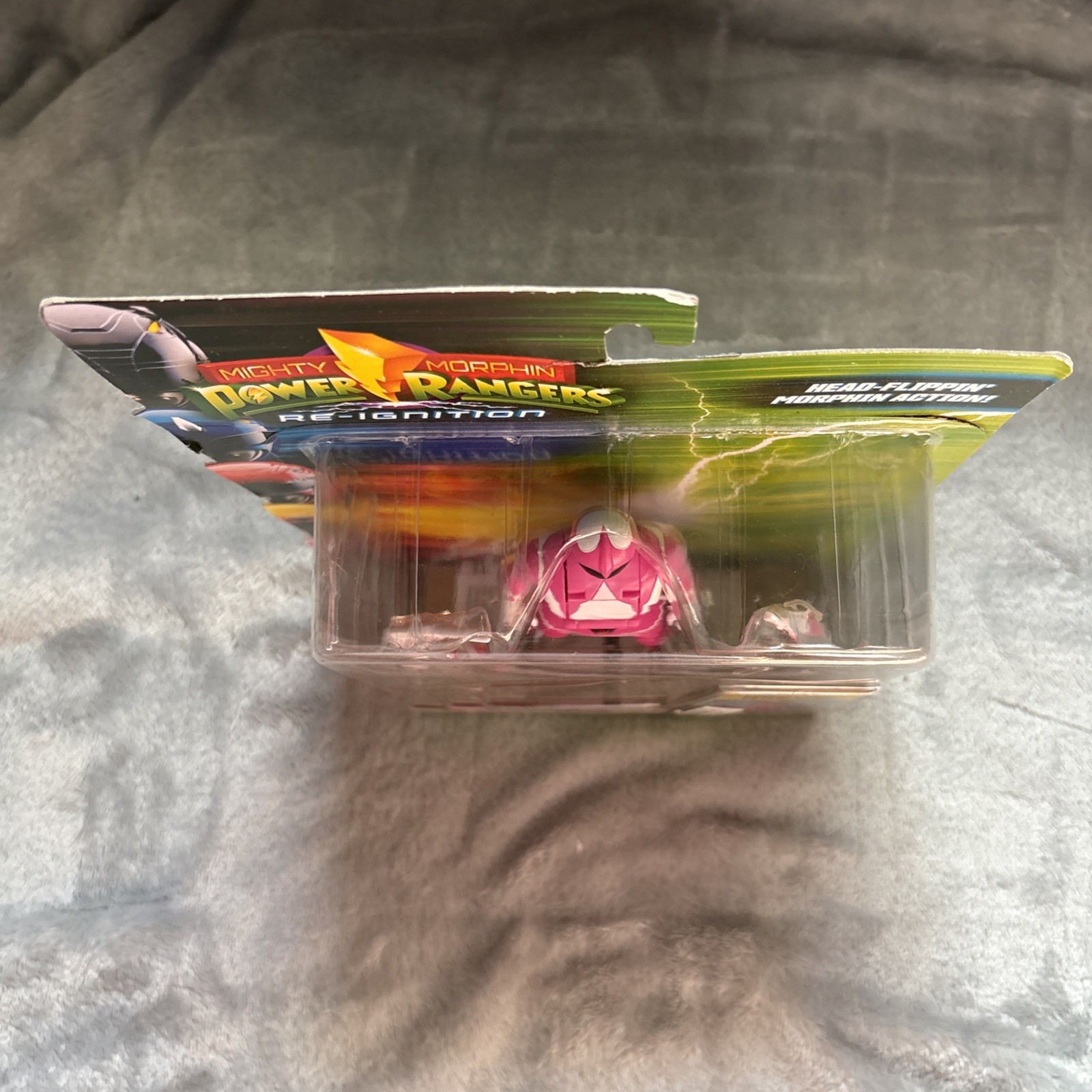 Mighty Morphin Re-Ignition – Auto-Morphin Pink Ranger Action Figure