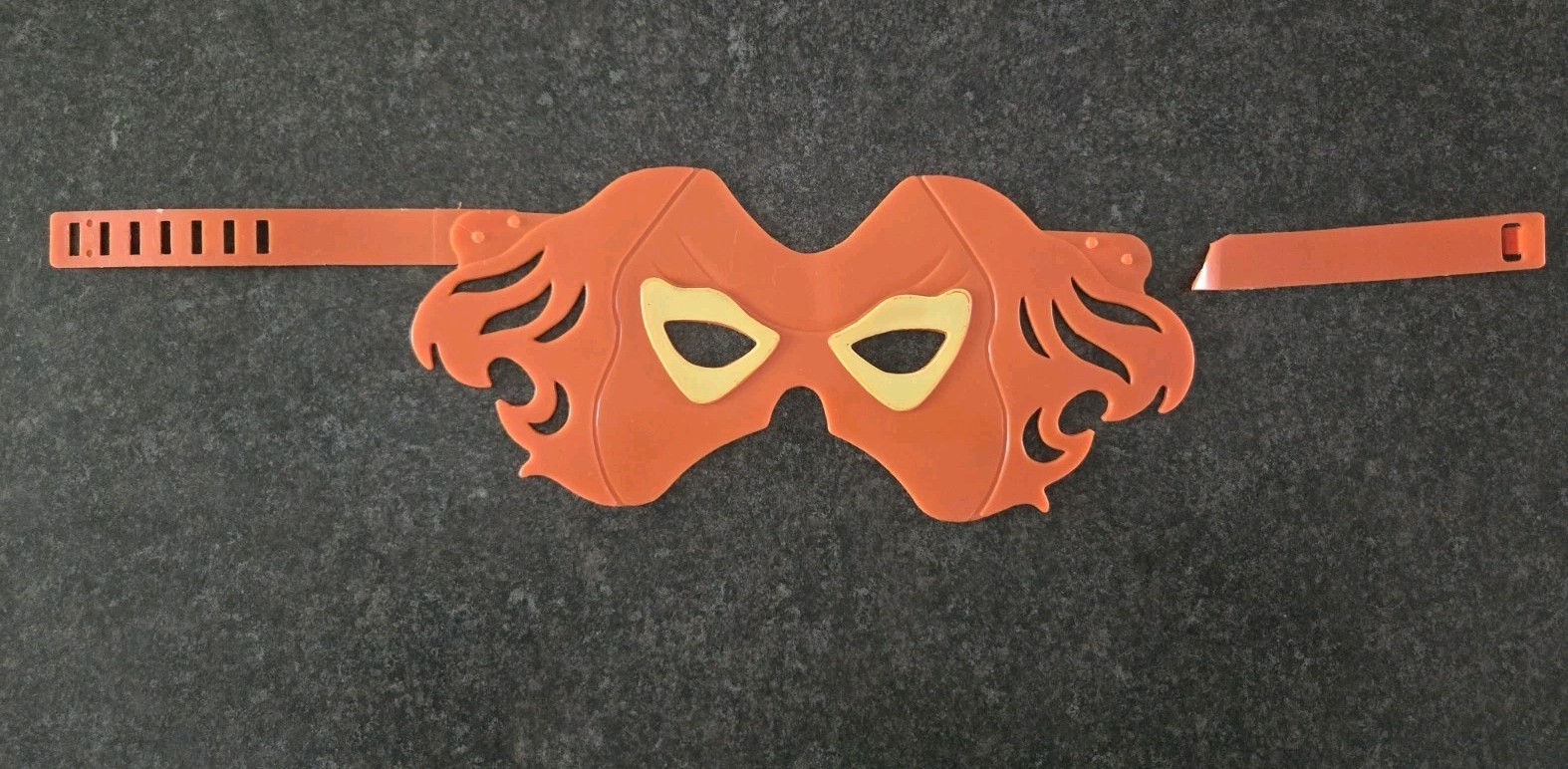 Vintage 1986 HG Toys Telepix – Thundercats Lion-O Role Play Mask.