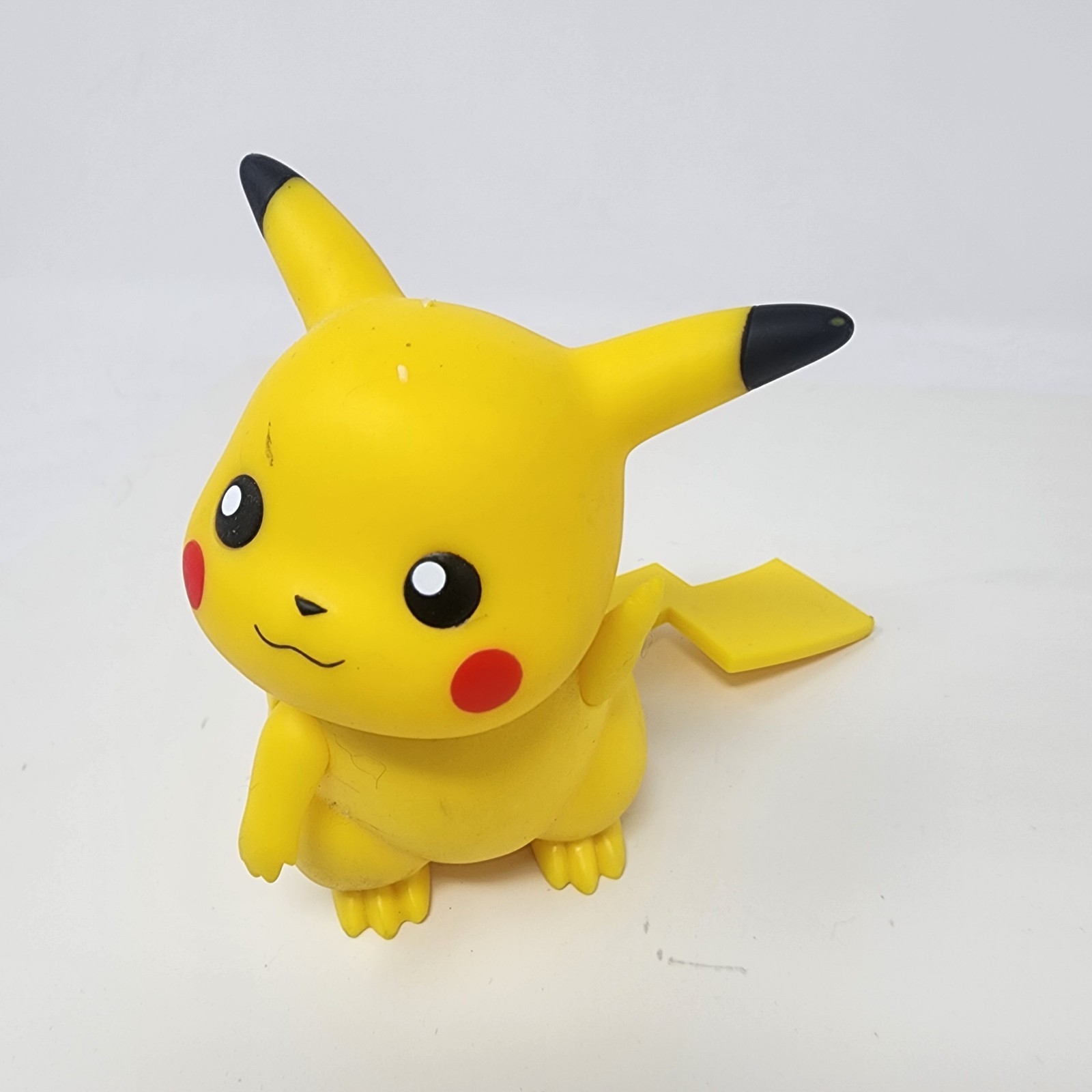 1998 TOMY Pikachu Action Figure Moveable Auldey POKEMON Vintage NINTENDO 4.5 in