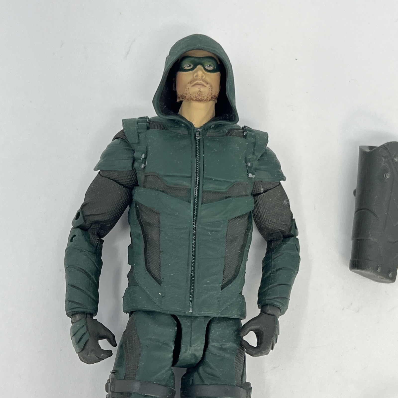 McFarlane DC Multiverse Green Arrow CW TV Series Action Figure w/ Accessories