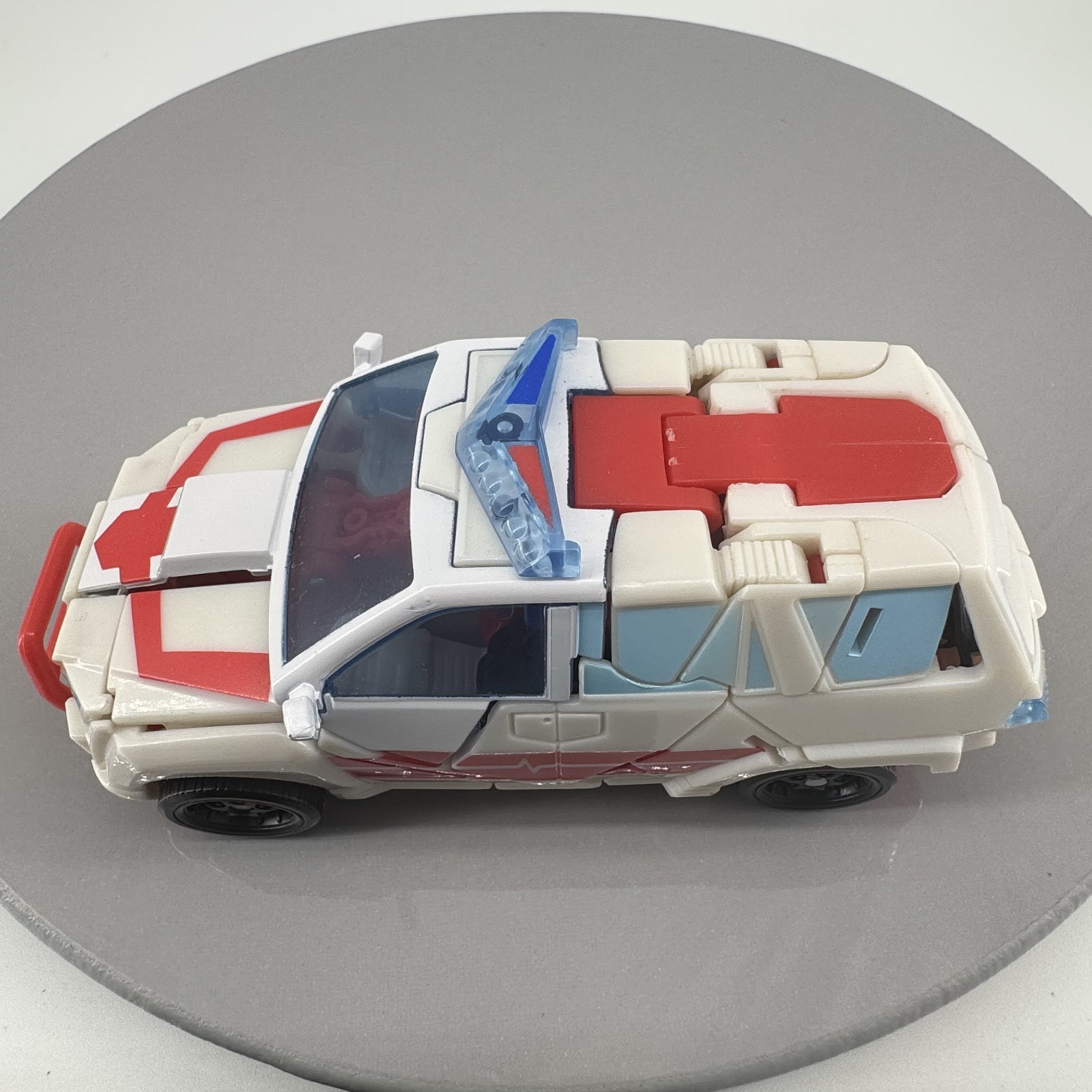 Transformers Generations War For Cybertron Siege Deluxe Class Ratchet Incomplete